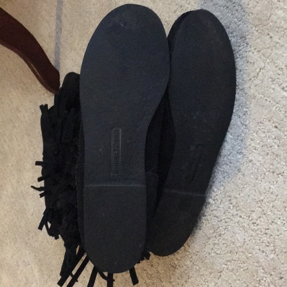 Minnetonka Fringe Boots - Picture 4 of 4